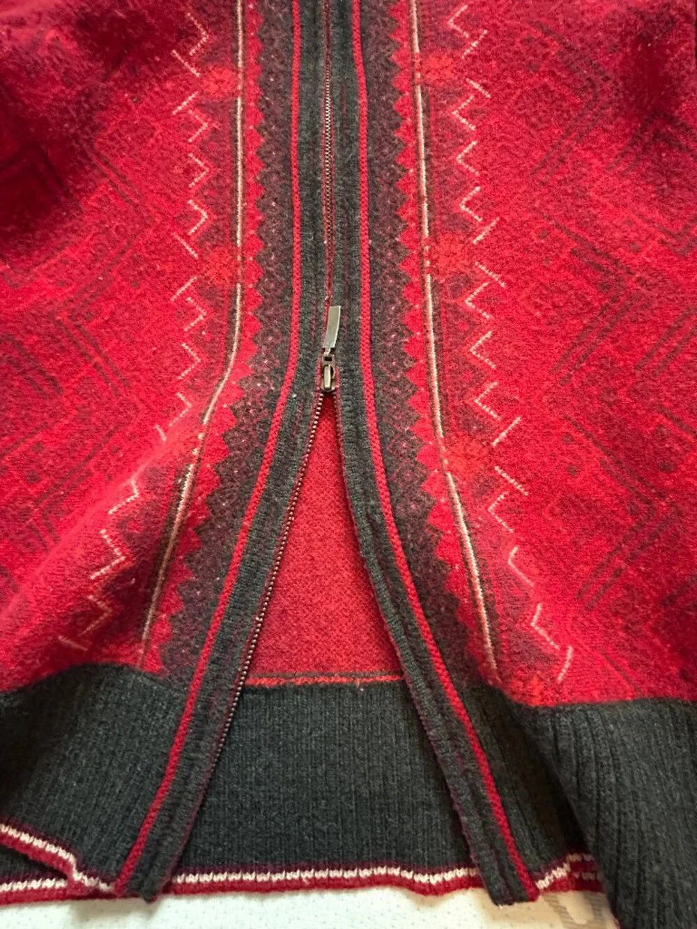 EDDIE BAUER WOMEN'S 4-PIECE WOOL SWEATER SET SIZE M RED/GRAY/BLACK